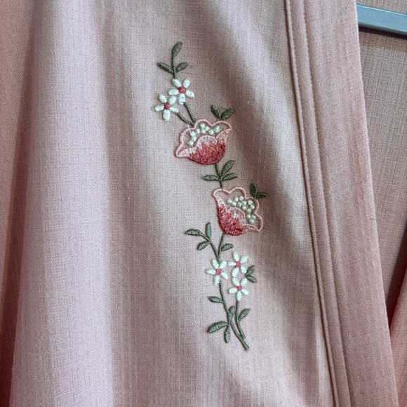 St Michael womens vintage embroidered polyester tie front robe pink bust 38” - Picture 5 of 7